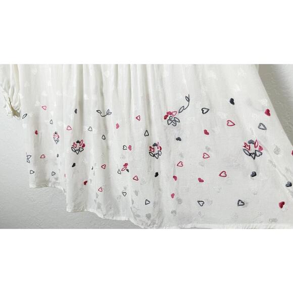 Ellis & Dewey Women's White V Neck Blouse Ruffle Neck Heart Embossed Embroidered - Picture 4 of 9
